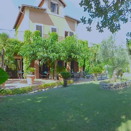 Parasols Villa *