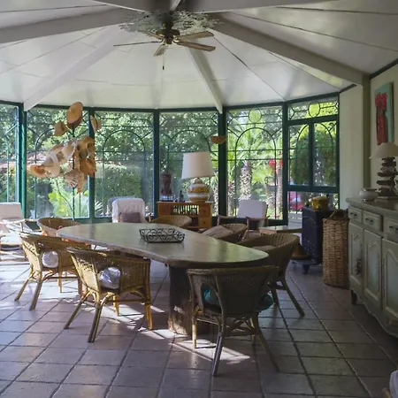 Villa Parasols