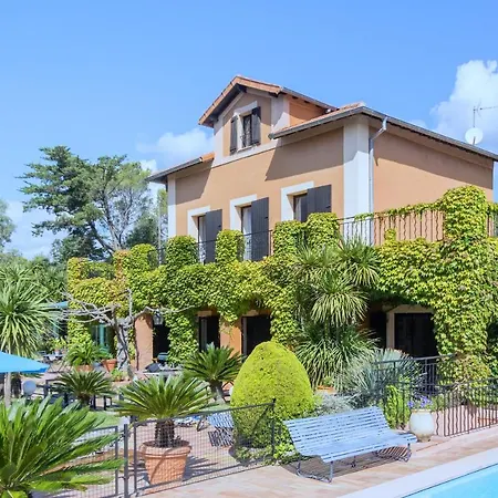 Parasols Villa